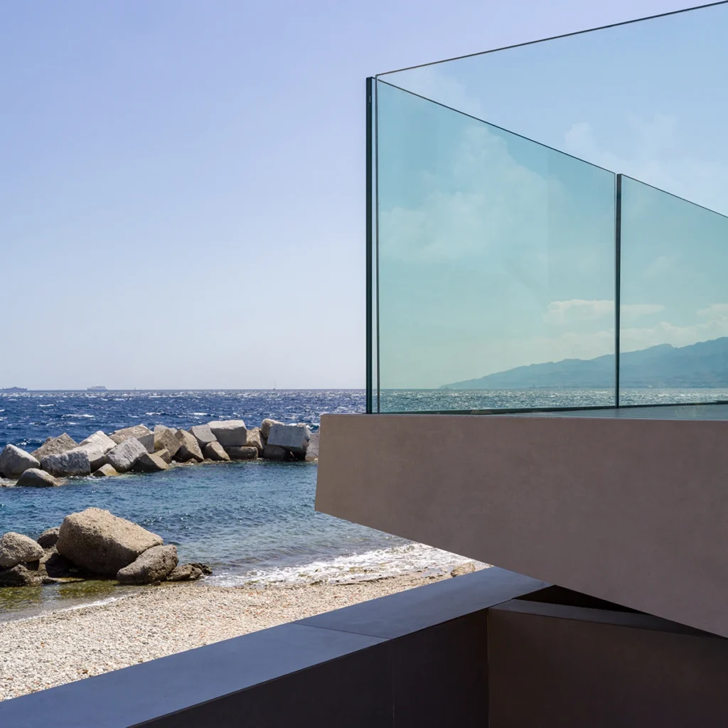Casa vista mare design Torre Faro