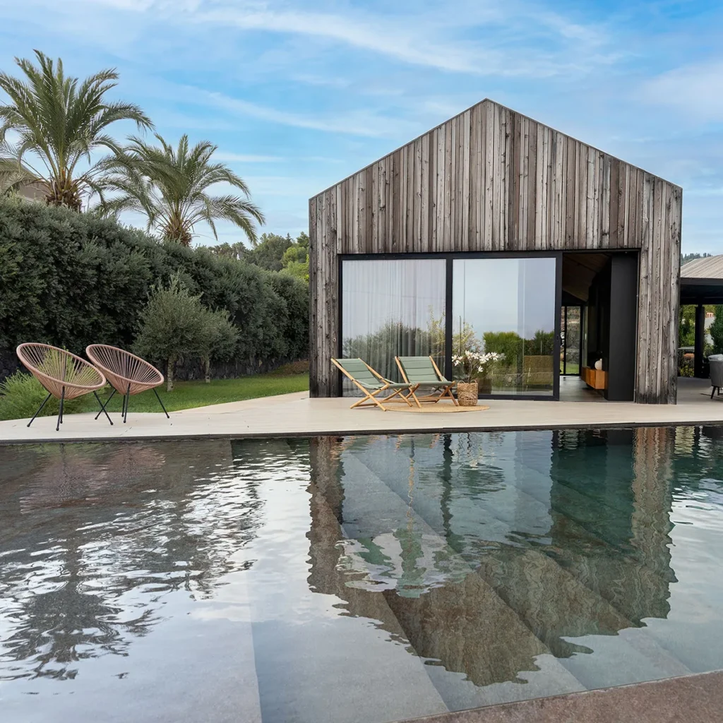 Piscina design Aci Castello Catania
